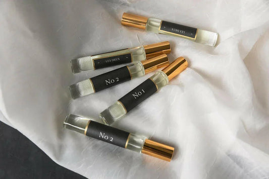 Les Deux No. 1 Bois Sacré Roll-On Perfume Oil – Portable & Long-Lasting Scent