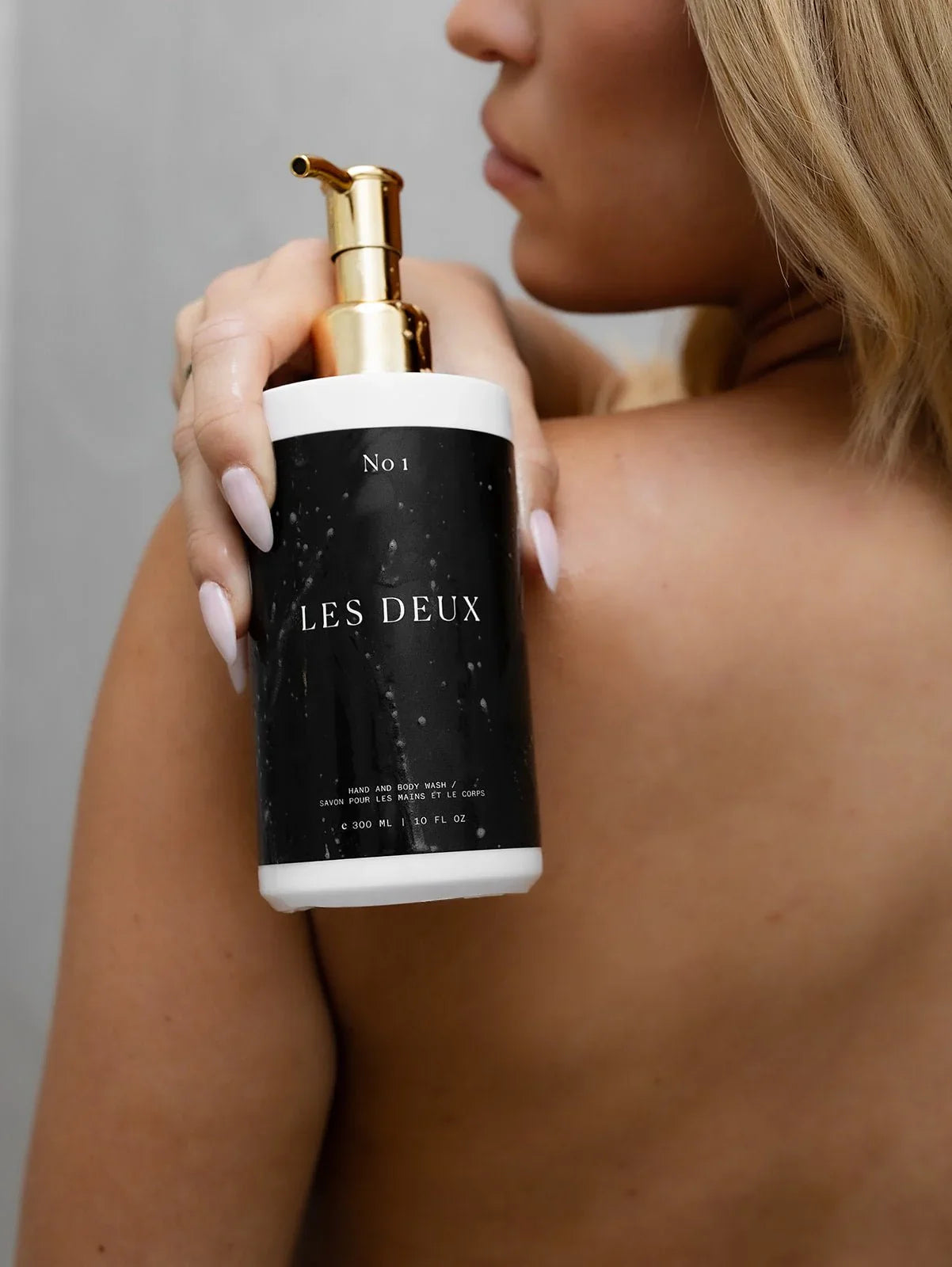 Les Deux No. 1 Bois Sacré Body Wash – Refreshing & Moisturizing Cleanser